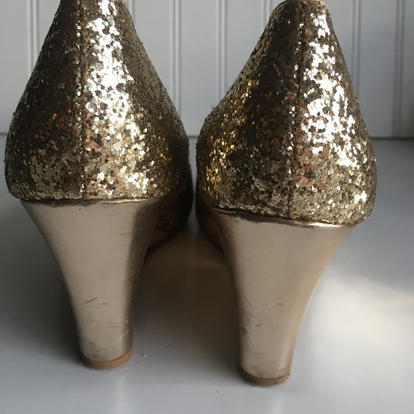 Lilly Pulitzer Shoes Lilly Pulitzer Gold Glitter Shoe Size 9m